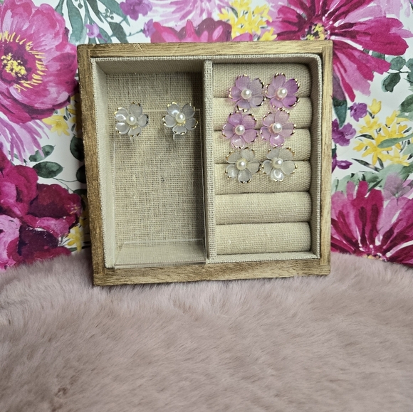 Gray and Gold Floral Earrings - Picture 2 of 2